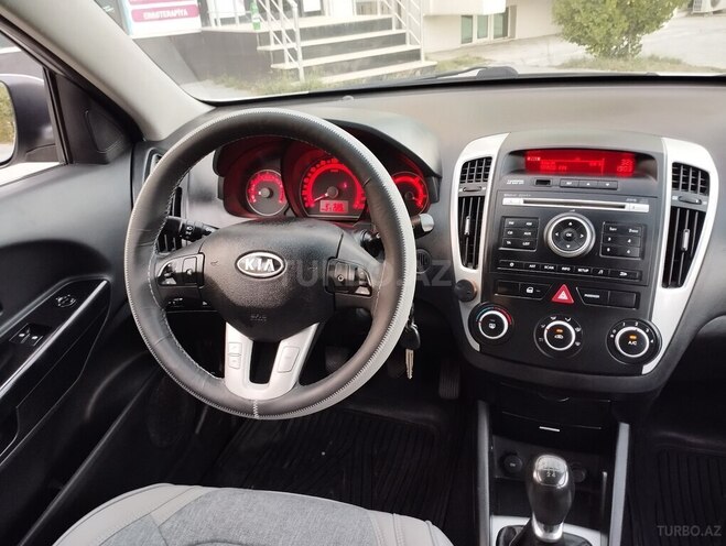 Kia Ceed 2011, 271,000 km - 1.4 l - Sumqayıt