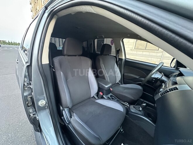 Mitsubishi Outlander 2012, 287,432 km - 2.4 l - Sumqayıt