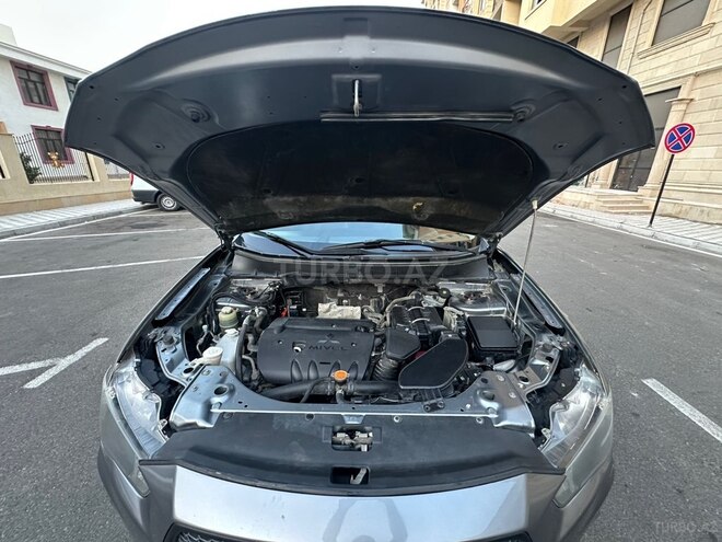 Mitsubishi Outlander 2012, 287,432 km - 2.4 l - Sumqayıt