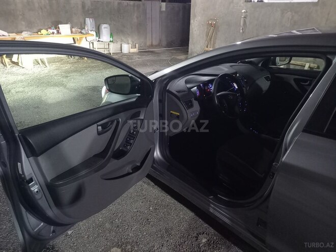Hyundai Elantra 2015, 175,418 km - 1.8 l - Gəncə