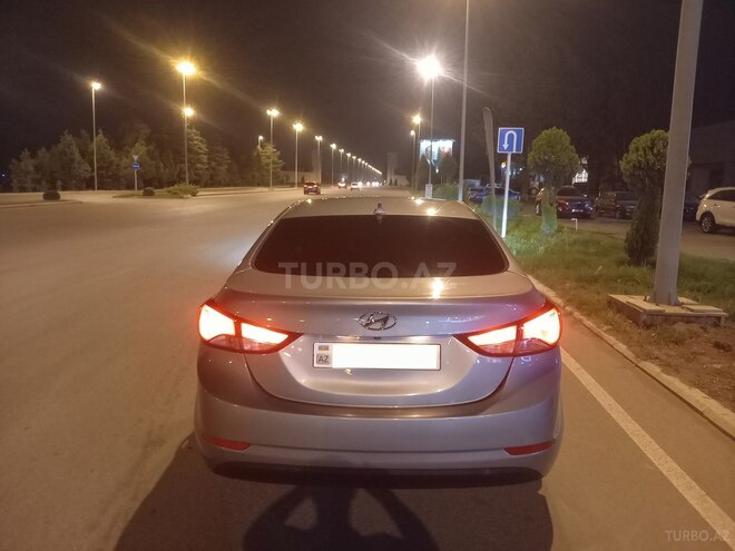 Hyundai Elantra 2015, 175,418 km - 1.8 l - Gəncə