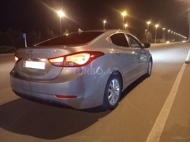 Hyundai Elantra 2015, 175,418 km - 1.8 l - Gəncə