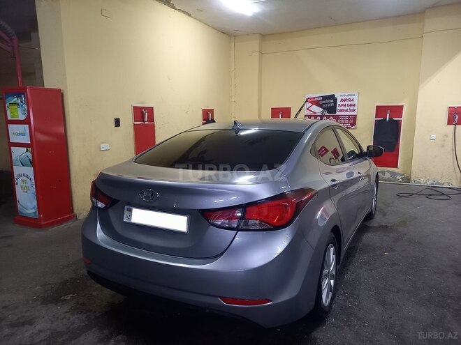 Hyundai Elantra 2015, 175,418 km - 1.8 l - Gəncə