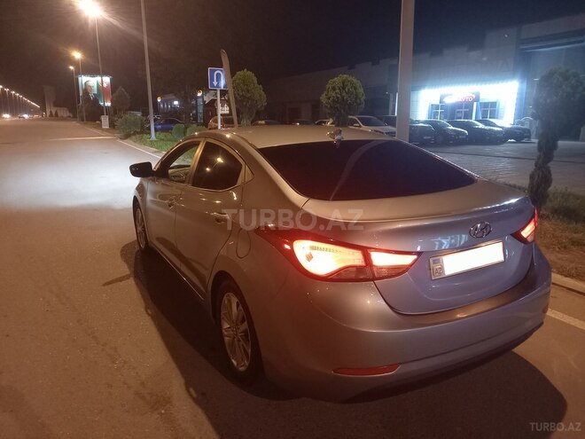 Hyundai Elantra 2015, 175,418 km - 1.8 l - Gəncə