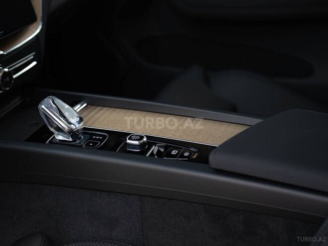Volvo XC60 2025, 0 km - 2.0 l - Bakı