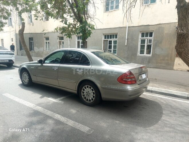 Mercedes E 270 2005, 415,000 km - 2.7 l - Bakı