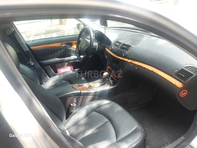 Mercedes E 270 2005, 415,000 km - 2.7 l - Bakı