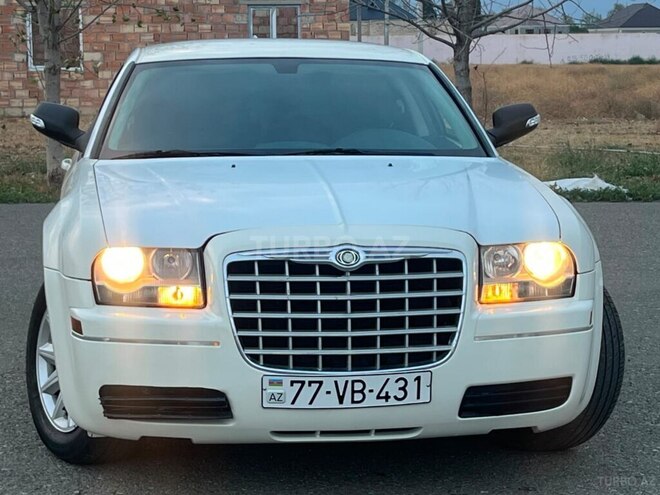 Chrysler 300C 2007, 325,000 km - 2.7 l - Qazax