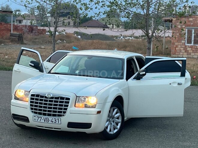 Chrysler 300C 2007, 325,000 km - 2.7 l - Qazax