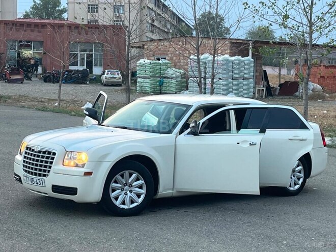 Chrysler 300C 2007, 325,000 km - 2.7 l - Qazax