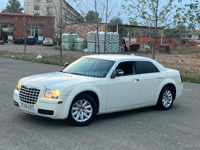 Chrysler 300C 2007, 325,000 km - 2.7 l - Qazax