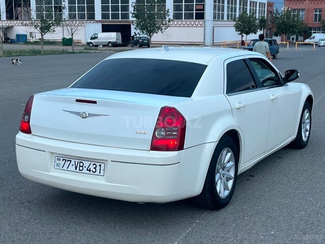 Chrysler 300C 2007, 325,000 km - 2.7 l - Qazax