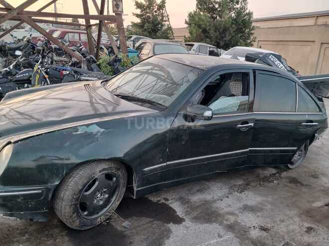 Mercedes E 320 1999, 290,000 km - 3.2 l - Bakı