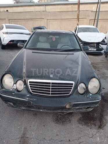Mercedes E 320 1999, 290,000 km - 3.2 l - Bakı