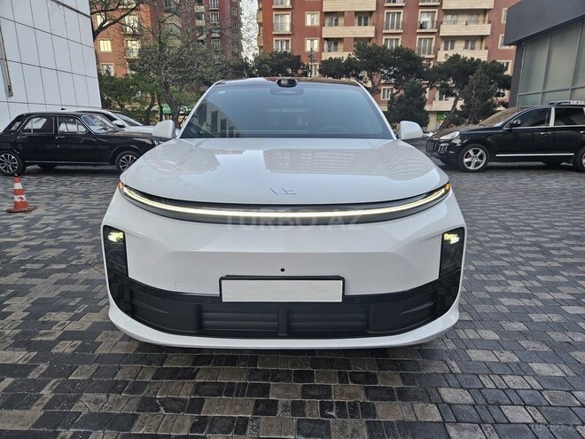 Li Auto  2025, 4,000 km - 1.5 l - Bakı