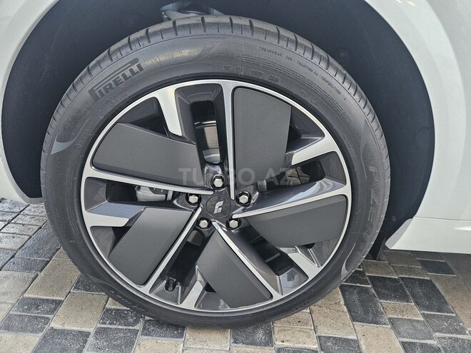 Li Auto  2025, 4,000 km - 1.5 l - Bakı
