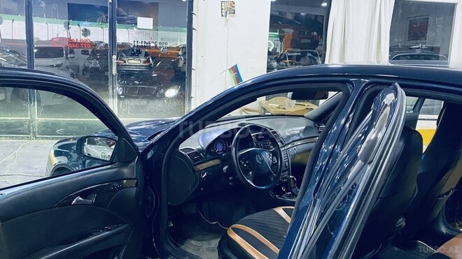 Mercedes E 220 2003, 352,145 km - 2.2 l - Sumqayıt