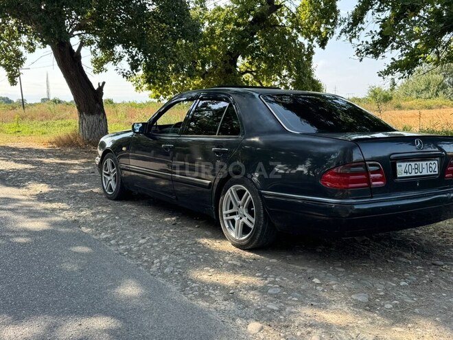 Mercedes E 230 1996, 445,680 km - 2.3 л - Xaçmaz