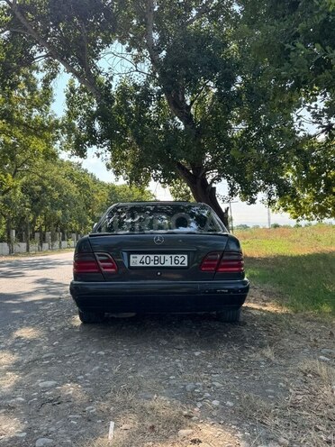 Mercedes E 230 1996, 445,680 km - 2.3 л - Xaçmaz