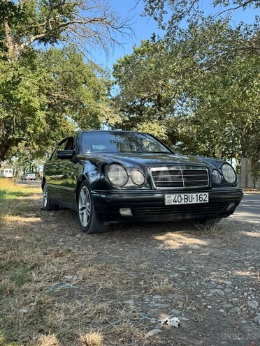 Mercedes E 230 1996, 445,680 km - 2.3 л - Xaçmaz