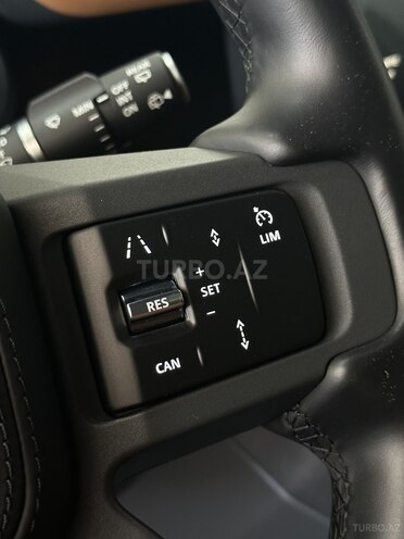 Land Rover Defender 2023, 27,000 km - 3.0 l - Bakı