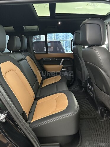 Land Rover Defender 2023, 27,000 km - 3.0 l - Bakı