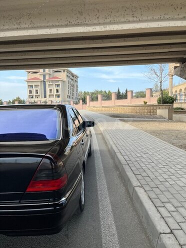 Mercedes C 240 1998, 300,000 km - 2.4 л - Yevlax