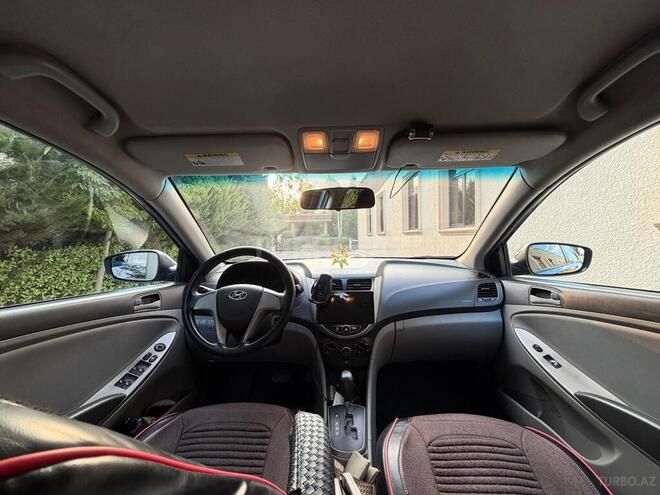 Hyundai Accent 2015, 270,370 km - 1.6 л - Bakı