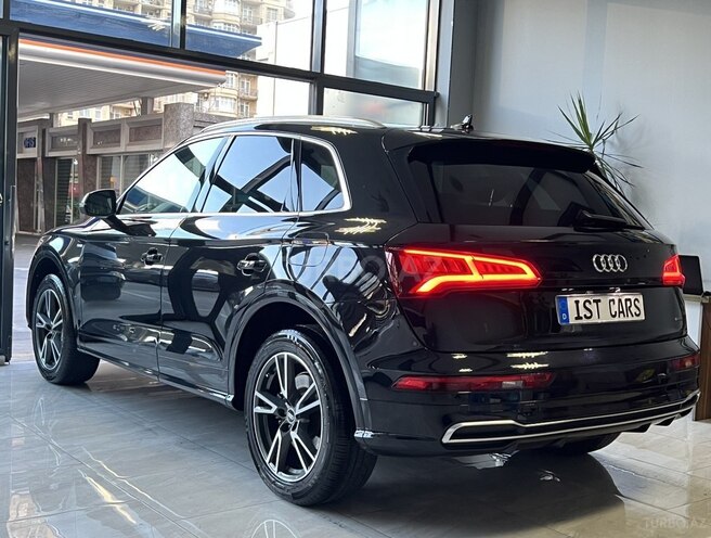 Audi Q5 2020, 156,000 km - 2.0 l - Bakı