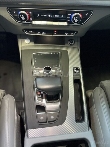 Audi Q5 2020, 156,000 km - 2.0 l - Bakı