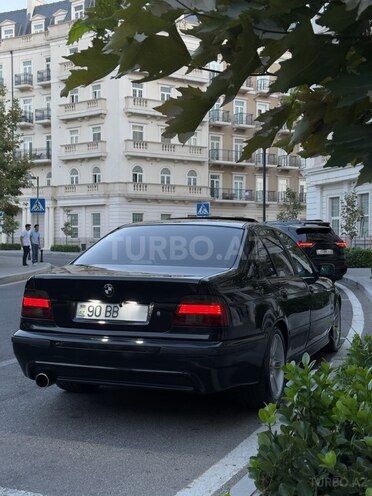BMW 528 1999, 205,000 km - 2.8 l - Bakı