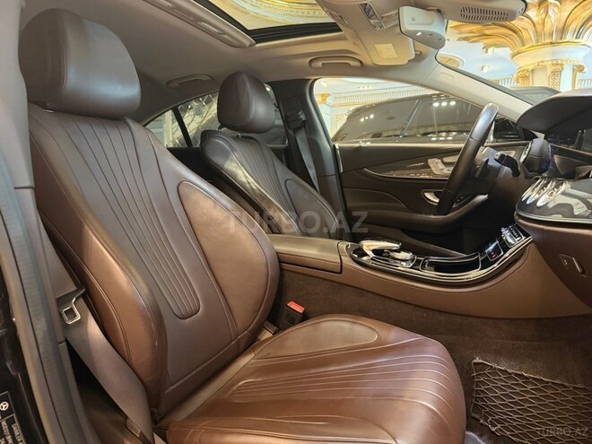 Mercedes  2019, 116,000 km - 2.0 l - Bakı