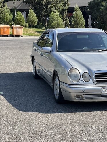 Mercedes E 240 1999, 499,999 km - 2.4 l - Bakı