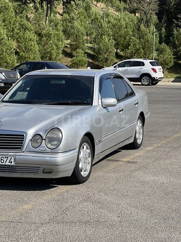Mercedes E 240 1999, 499,999 km - 2.4 l - Bakı