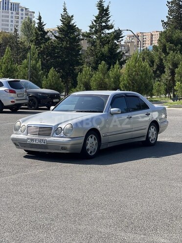 Mercedes E 240 1999, 499,999 km - 2.4 l - Bakı