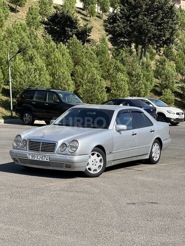 Mercedes E 240 1999, 499,999 km - 2.4 l - Bakı