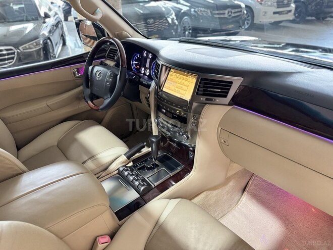 Lexus LX 570 2010, 235,000 km - 5.7 l - Bakı
