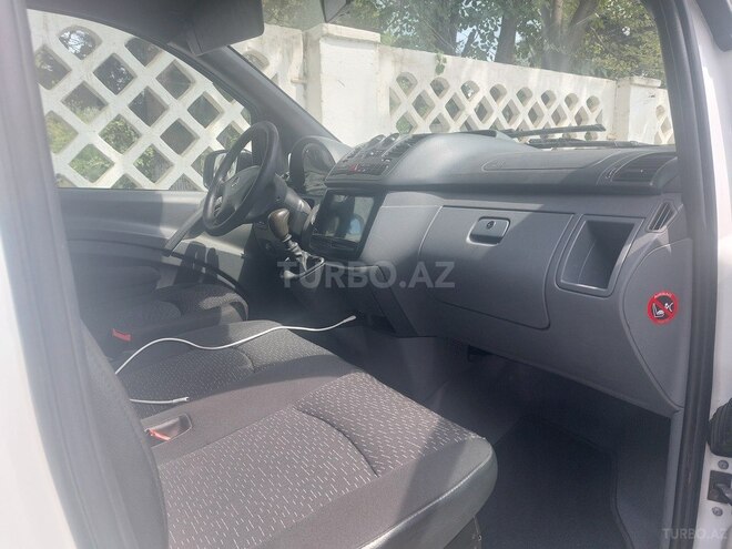 Mercedes  2010, 190,000 km - 2.1 l - Salyan
