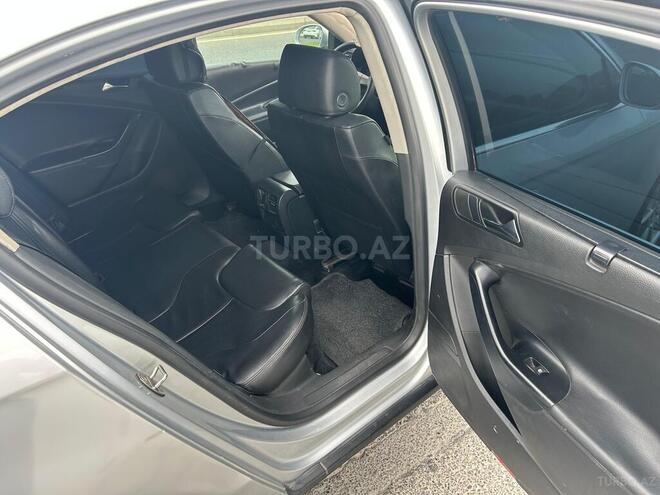Volkswagen Passat 2006, 301,500 km - 2.0 l - Bakı