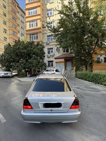 Mercedes C 220 1999, 418,000 km - 2.2 л - Bakı