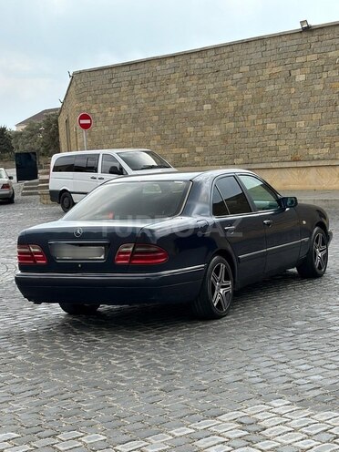 Mercedes E 230 1996, 296,000 km - 2.3 l - Bakı
