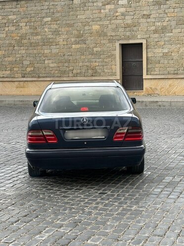 Mercedes E 230 1996, 296,000 km - 2.3 l - Bakı