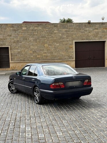 Mercedes E 230 1996, 296,000 km - 2.3 l - Bakı