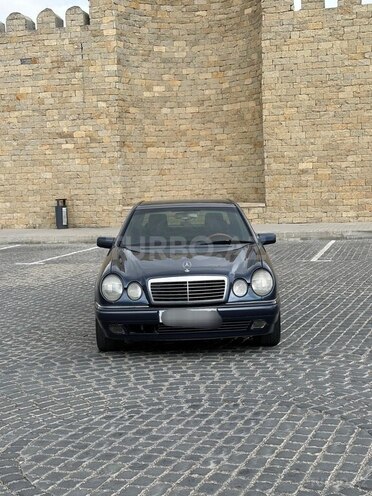 Mercedes E 230 1996, 296,000 km - 2.3 l - Bakı