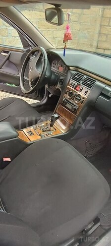 Mercedes E 280 4MATIC 2000, 456,540 km - 2.8 l - Ağdam