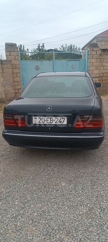 Mercedes E 280 4MATIC 2000, 456,540 km - 2.8 l - Ağdam