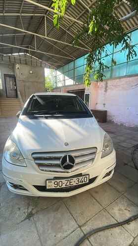 Mercedes B 170 2009, 290,000 km - 1.7 л - Bakı