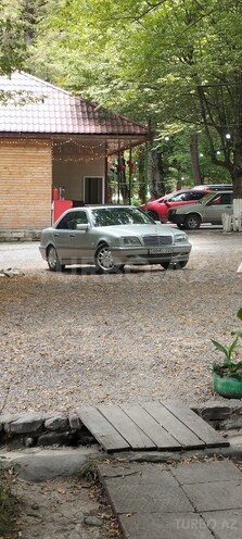 Mercedes C 220 2000, 380,000 km - 2.2 л - Saatlı