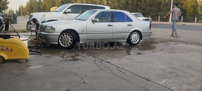 Mercedes C 220 2000, 380,000 km - 2.2 л - Saatlı