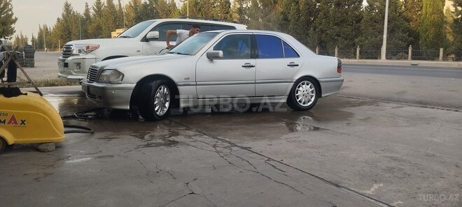 Mercedes C 220 2000, 380,000 km - 2.2 л - Saatlı